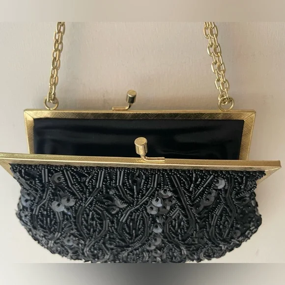 Beaded Hand Purse | Handmade | Gold Chain - Picture 7 of 16